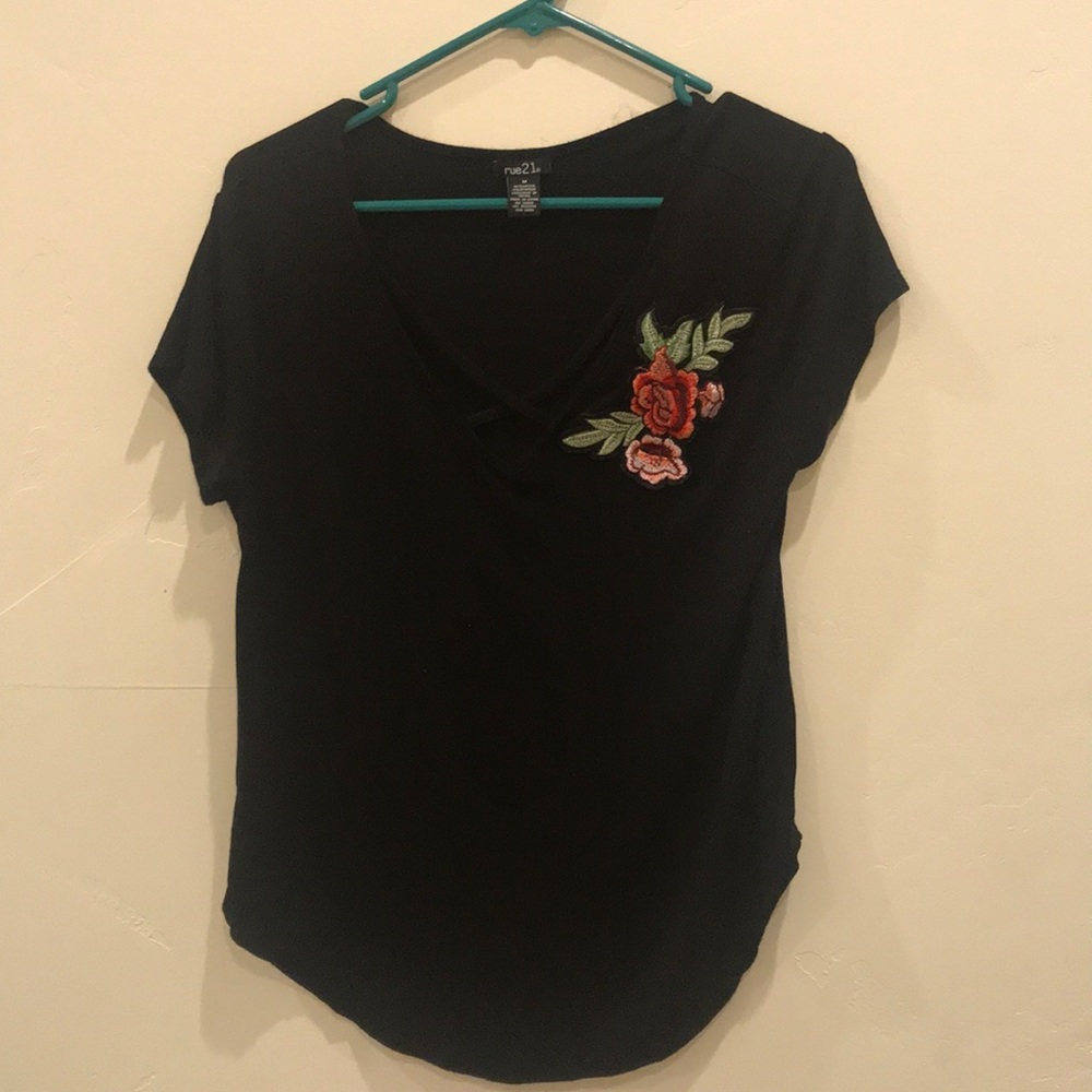 Crossed v-neck shirt